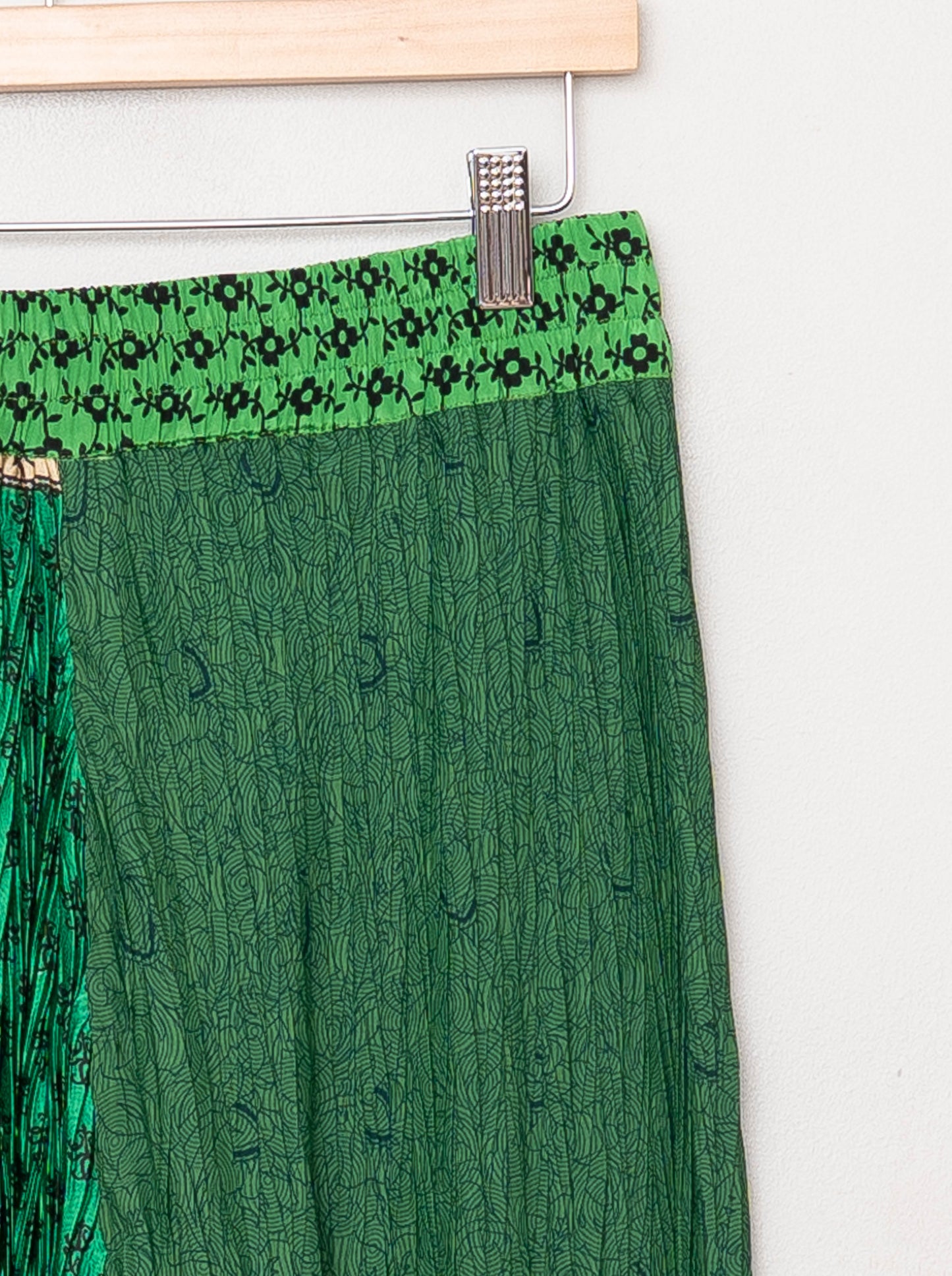 The Tanvi Upcycled Pleated Pant - Medium